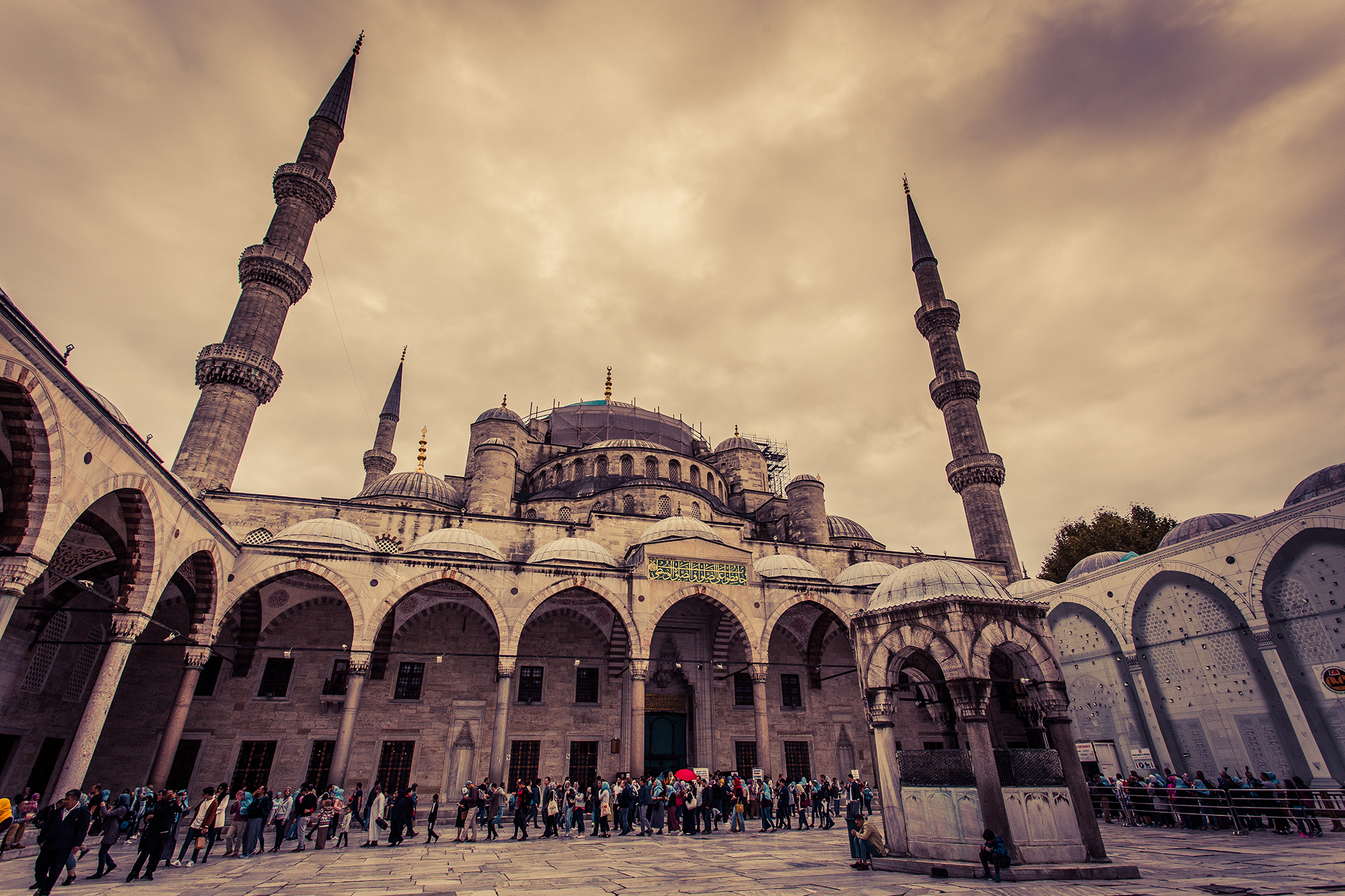 blue mosque istanbul dramatic sky