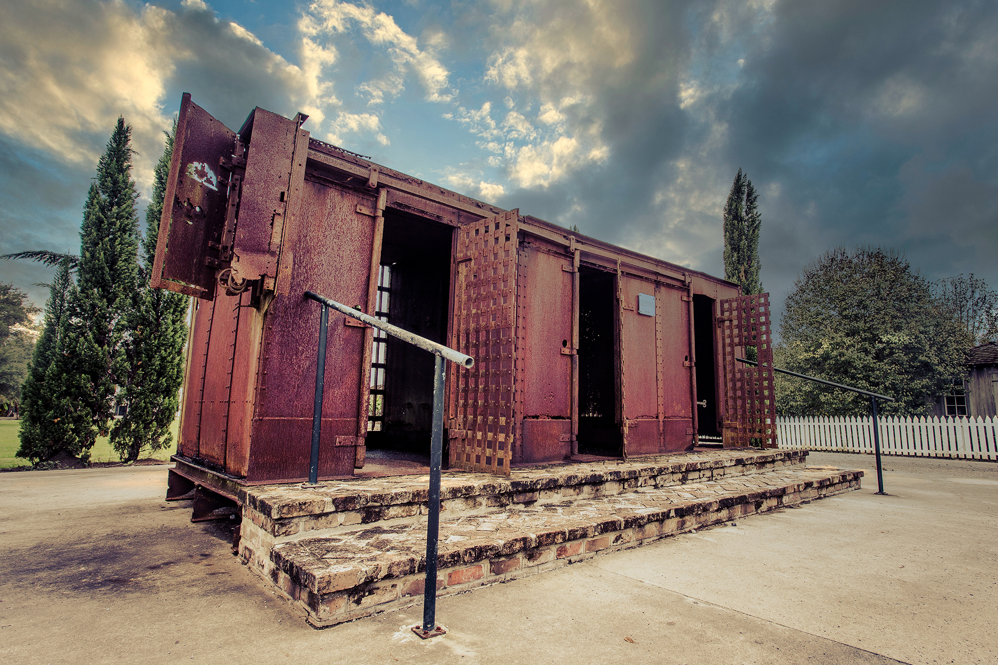 whitney plantation slave prison cells